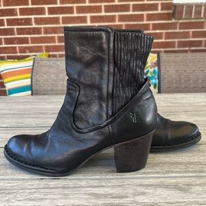 Frye Lucinda Scrunch Boot - Women’s size 9M - Black